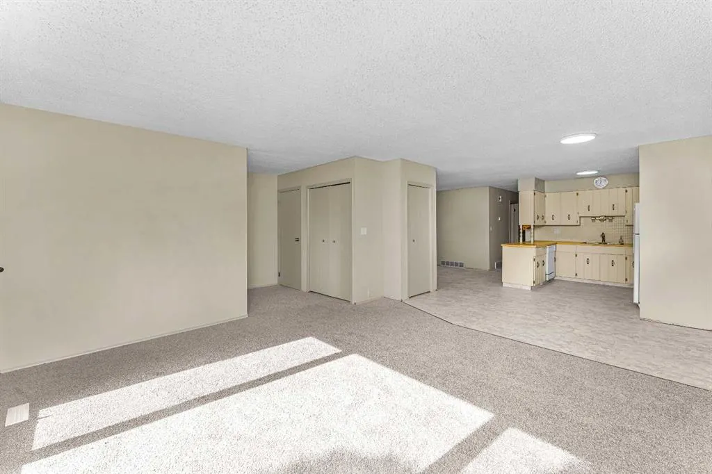 6 Woodland Close