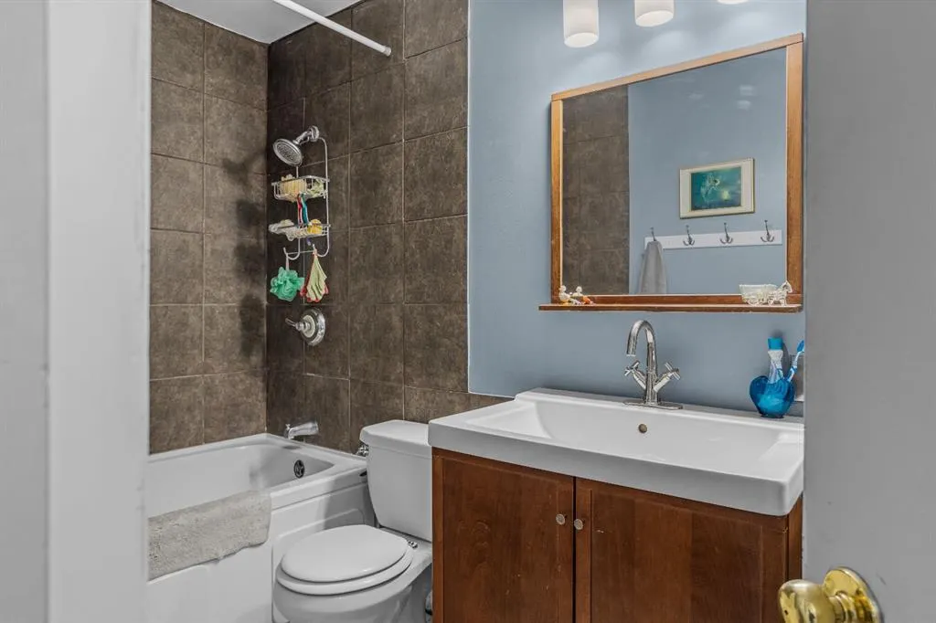 246 Kluane Drive