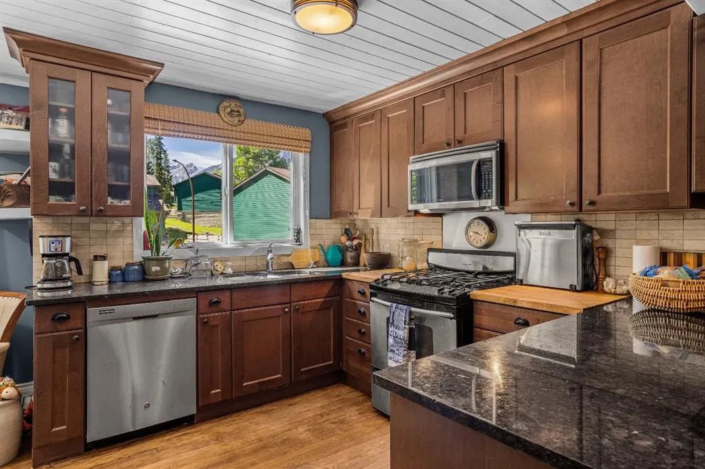 246 Kluane Drive