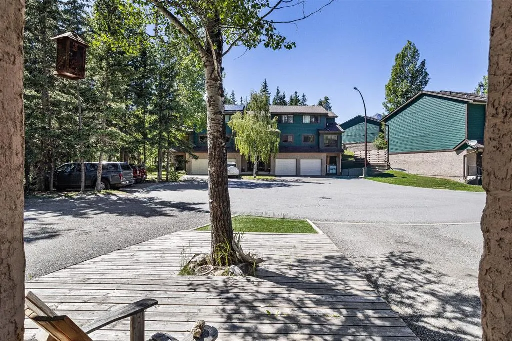 246 Kluane Drive