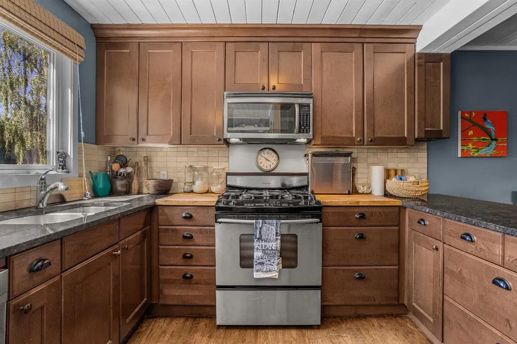 246 Kluane Drive