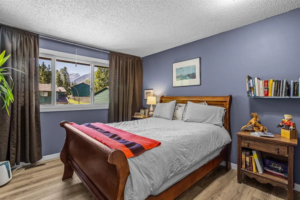 246 Kluane Drive