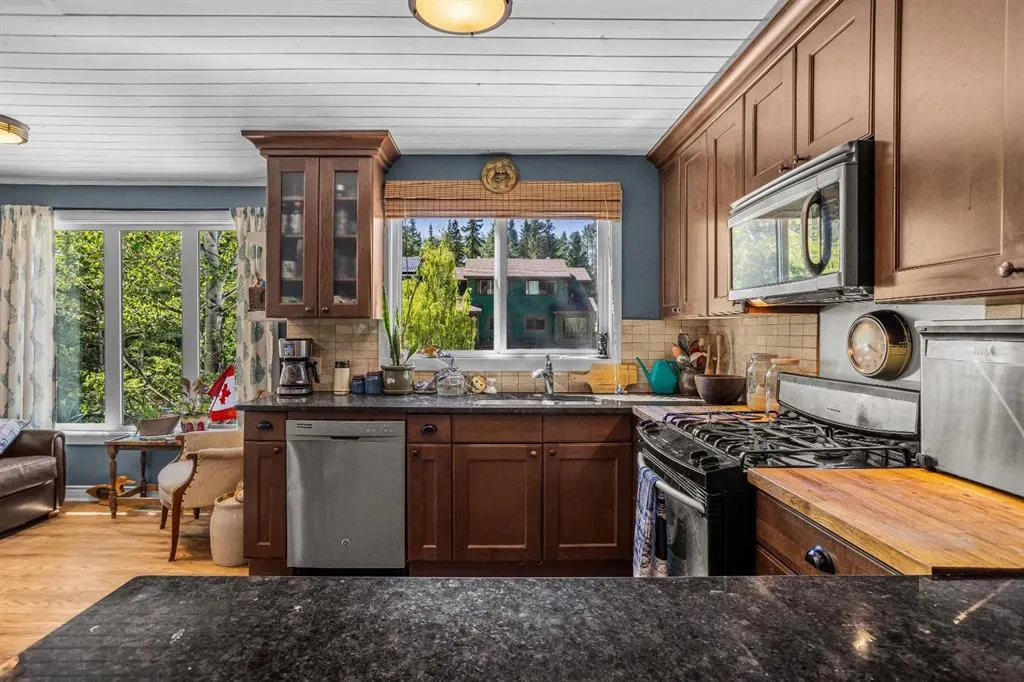 246 Kluane Drive