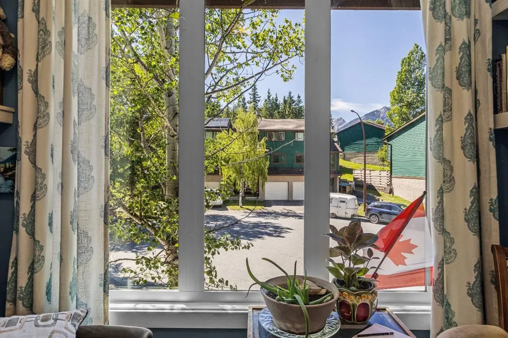 246 Kluane Drive