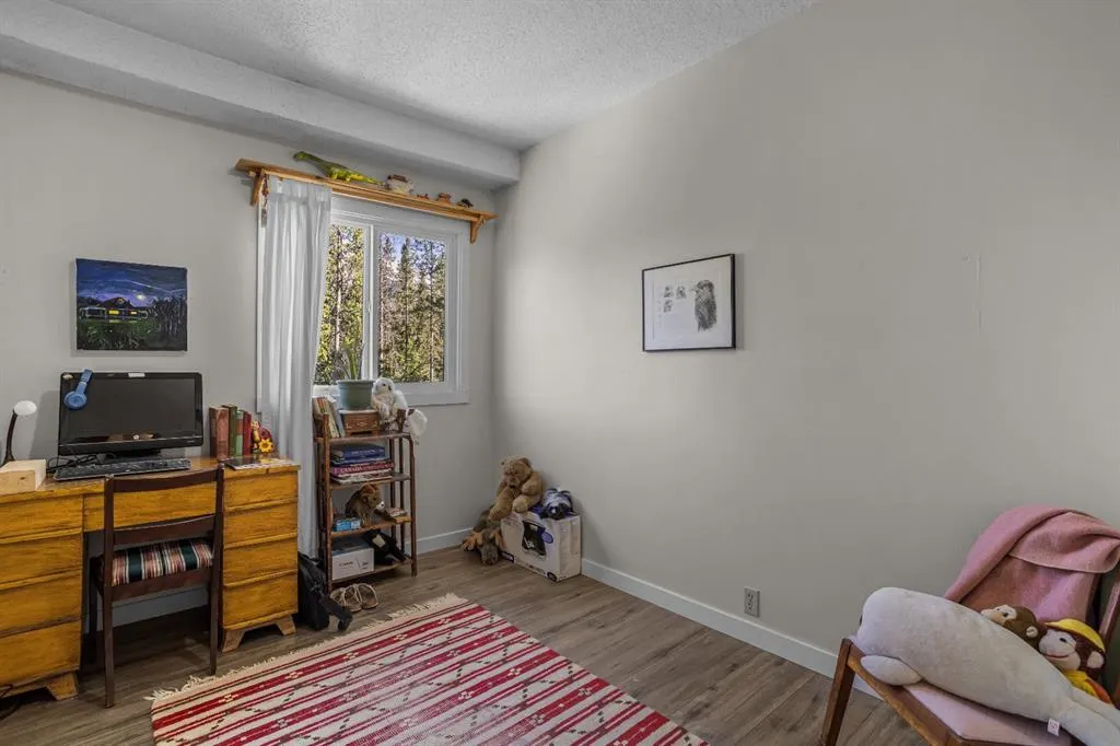 246 Kluane Drive