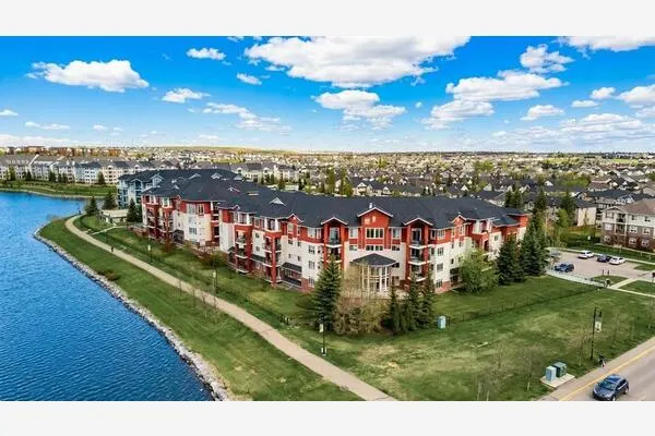 162 Country Village Circle NE