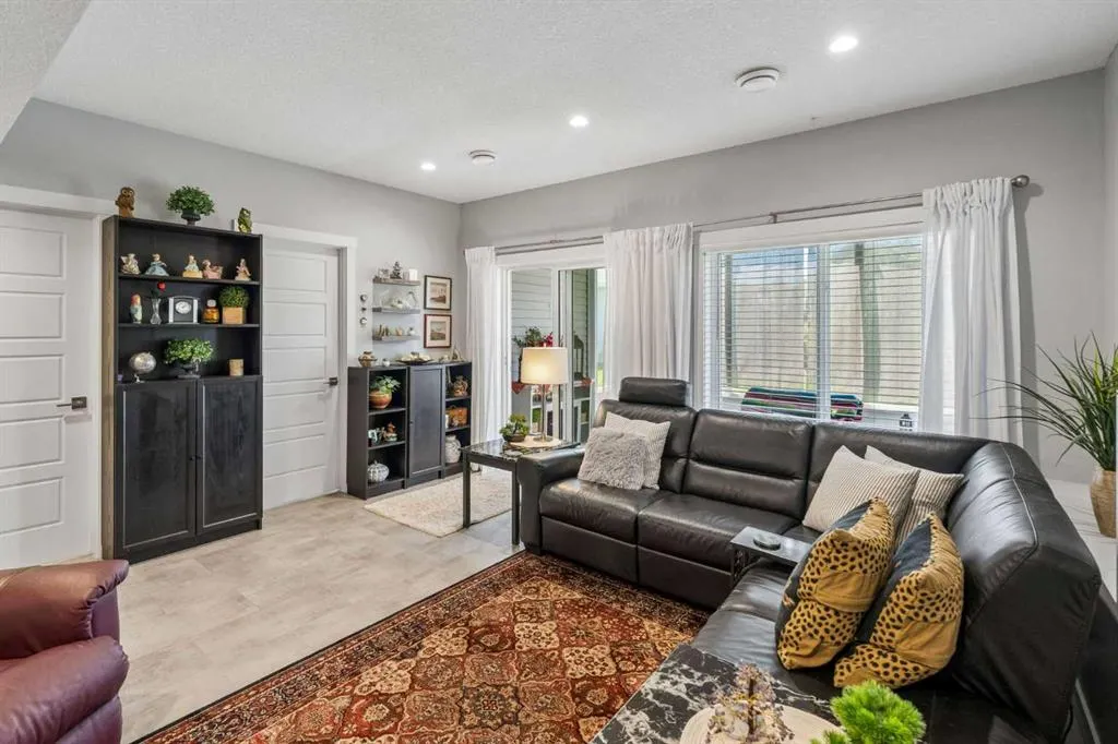 7 Bishop Circle