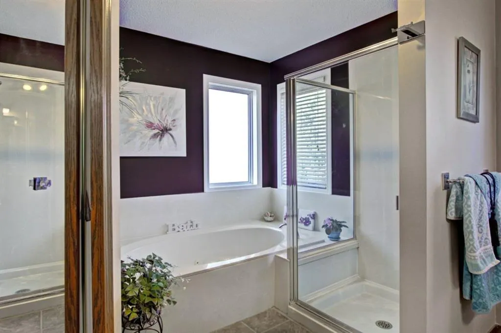 311 Douglasbank Green SE