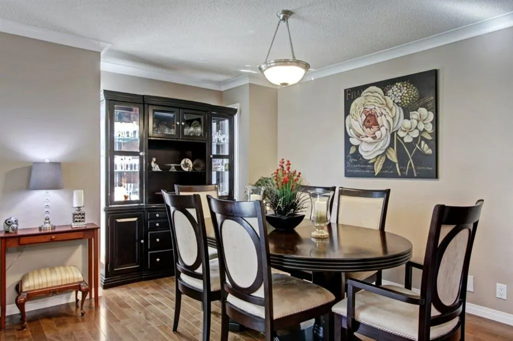 311 Douglasbank Green SE