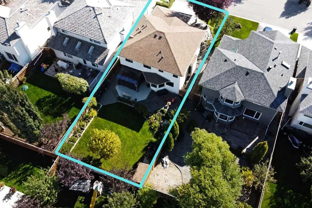 311 Douglasbank Green SE