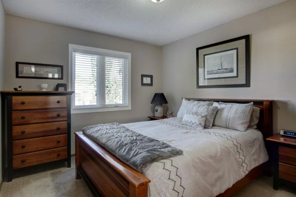 311 Douglasbank Green SE