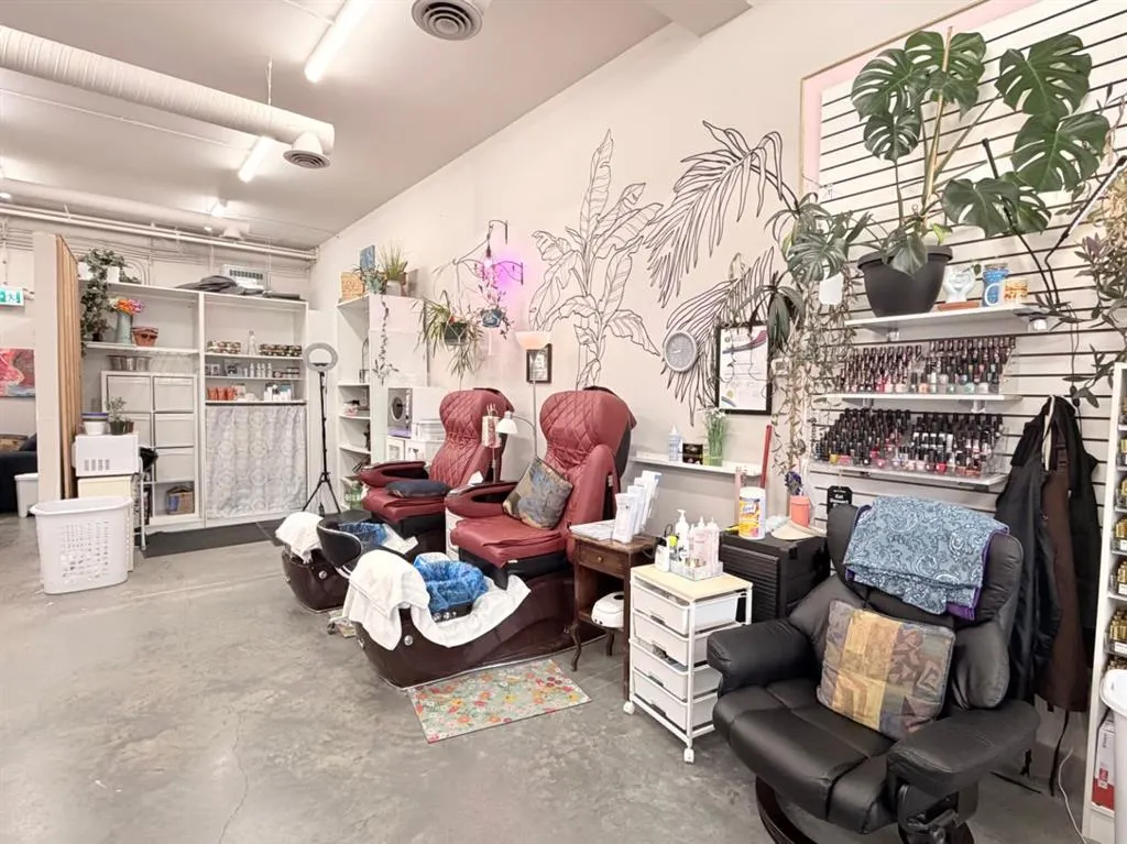 4911 50 Street #103