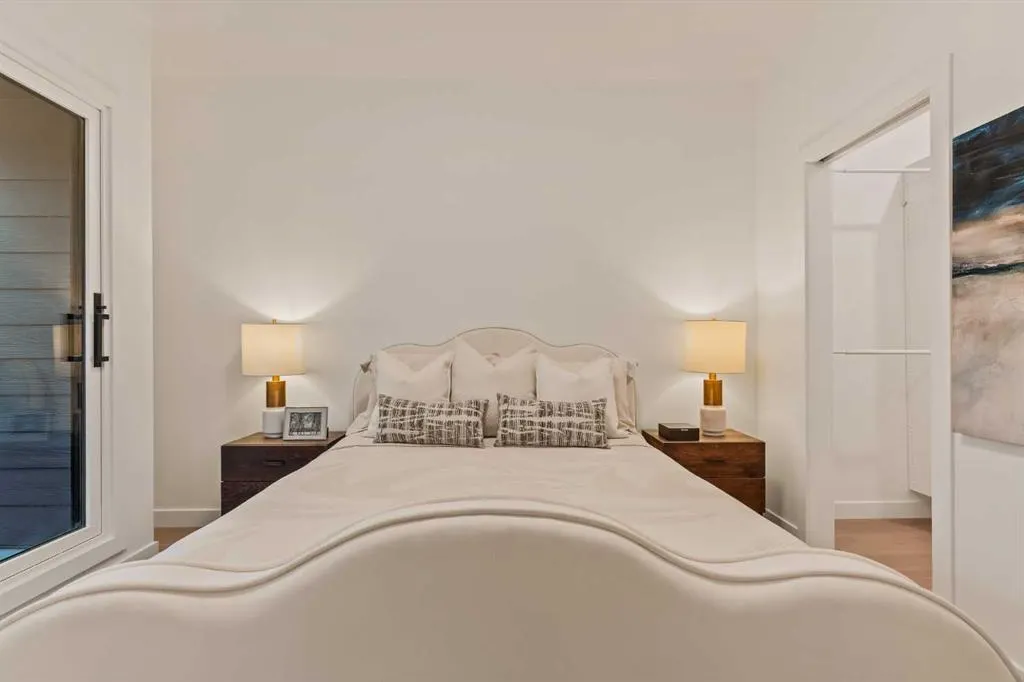 8916 33 Avenue NW #2