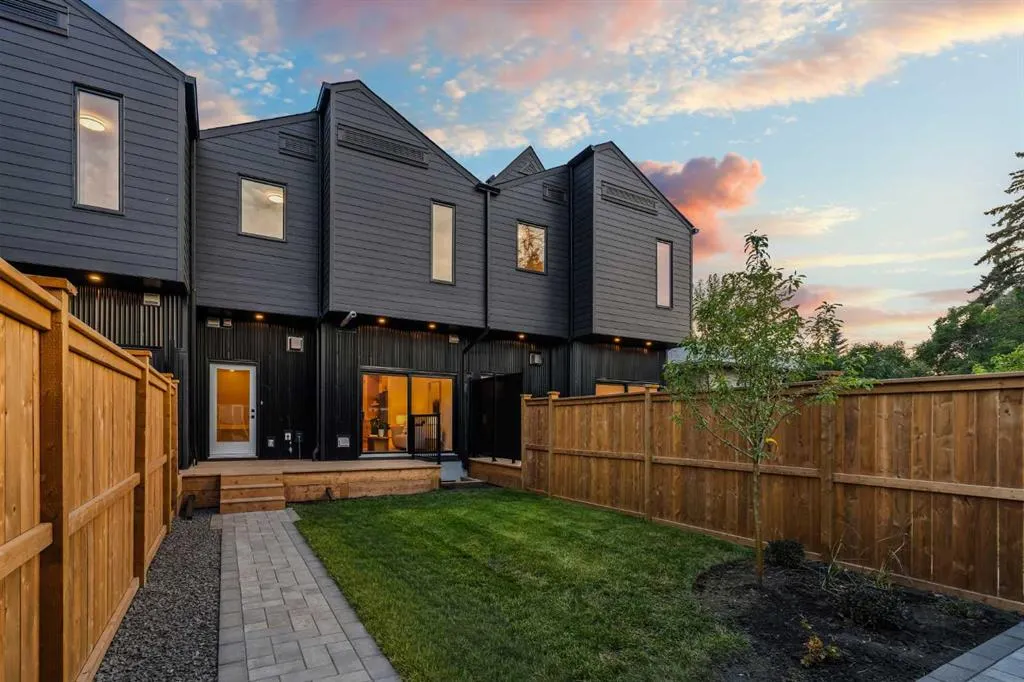 8916 33 Avenue NW #2