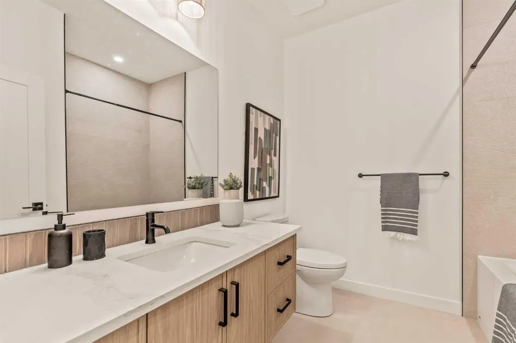8916 33 Avenue NW #2