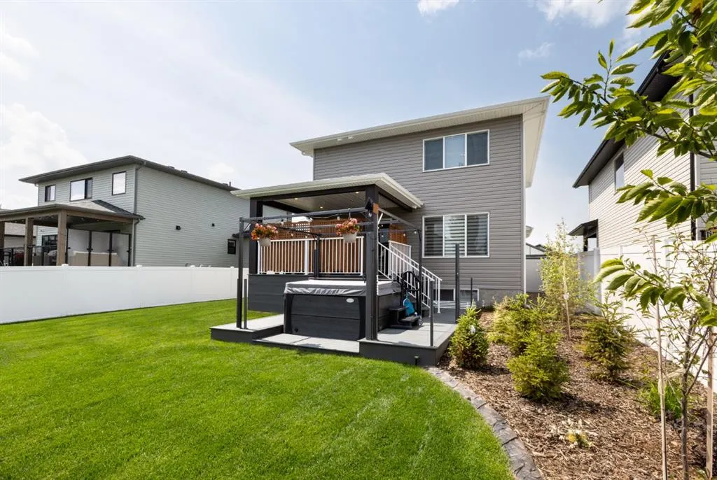 22 Napoleon Meadows Way