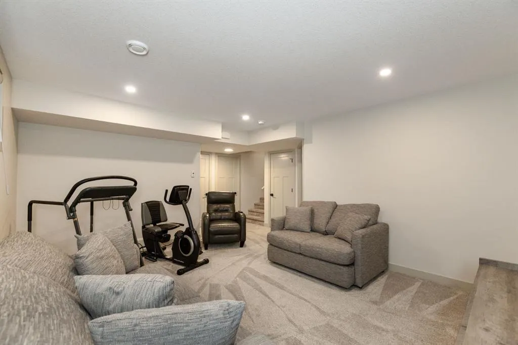 22 Napoleon Meadows Way