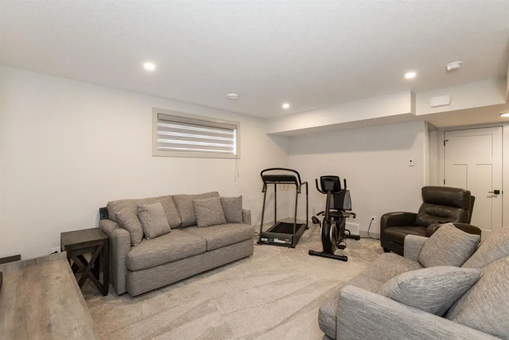 22 Napoleon Meadows Way