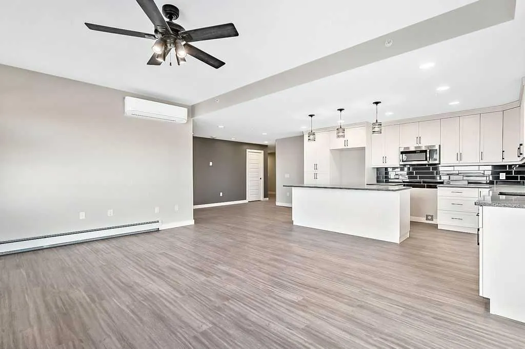 101 Willowridge Drive #204