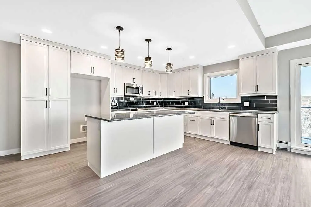 101 Willowridge Drive #204