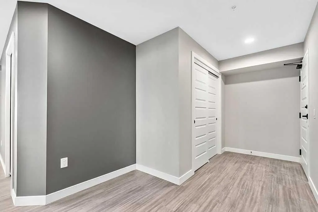 101 Willowridge Drive #204