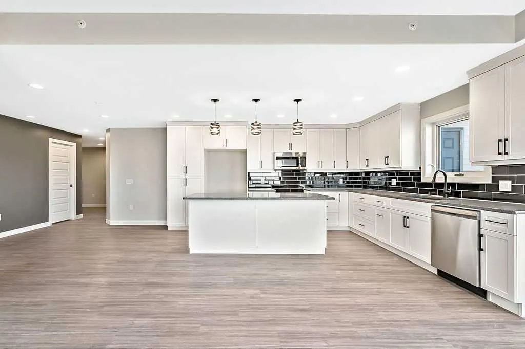 101 Willowridge Drive #204