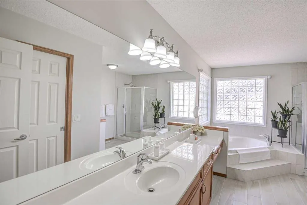 225 Chapala Drive SE