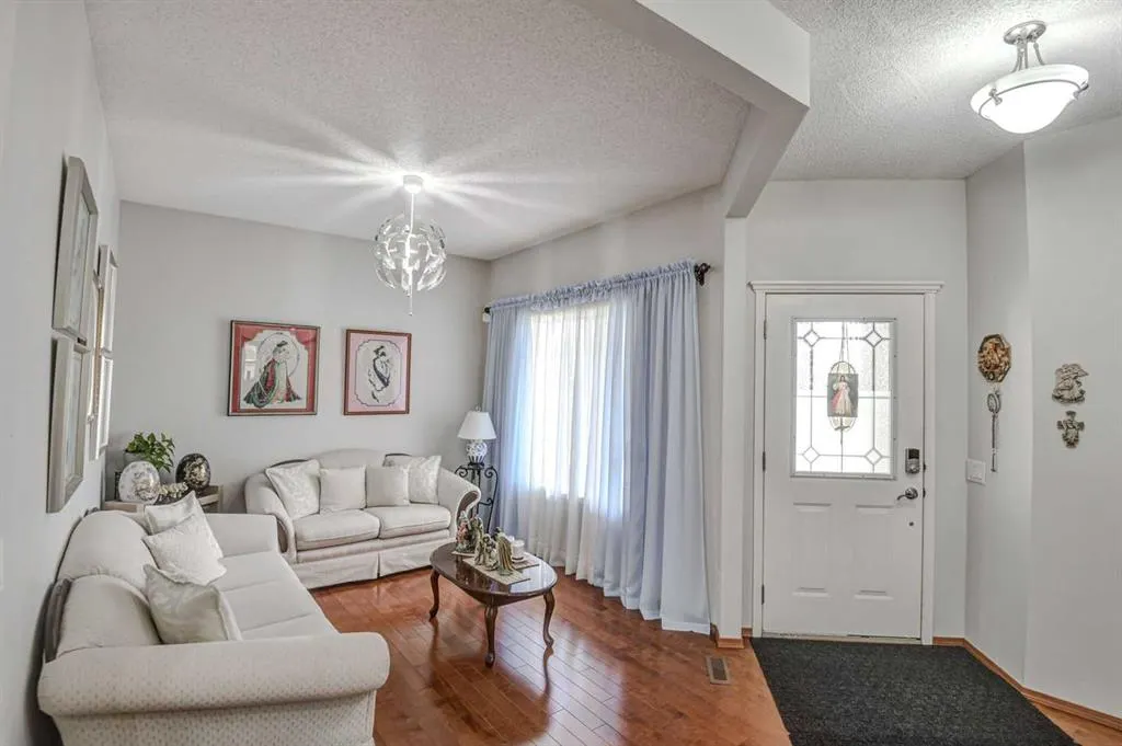 225 Chapala Drive SE