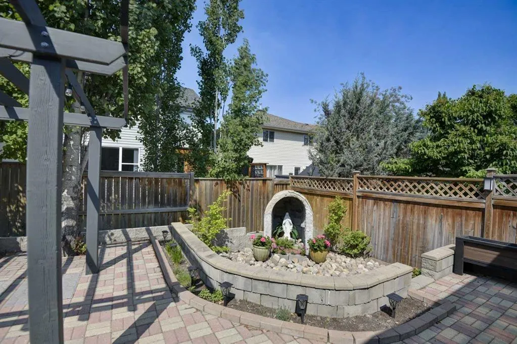 225 Chapala Drive SE