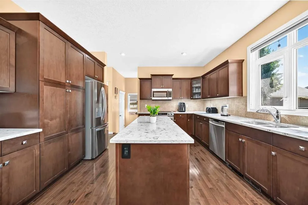29 Westridge Crescent
