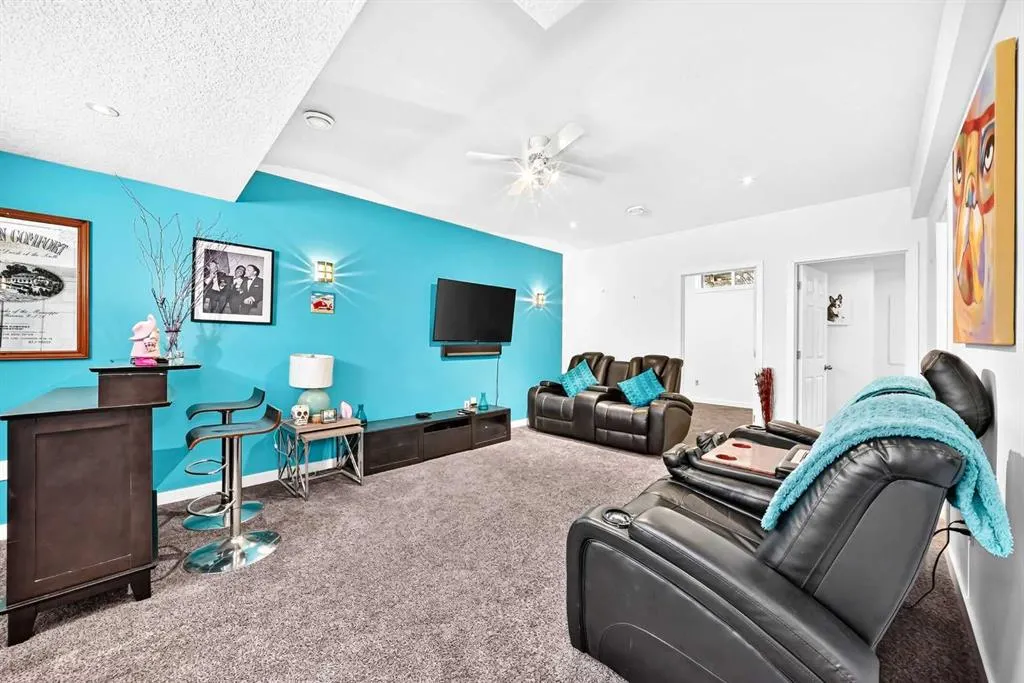 29 Westridge Crescent