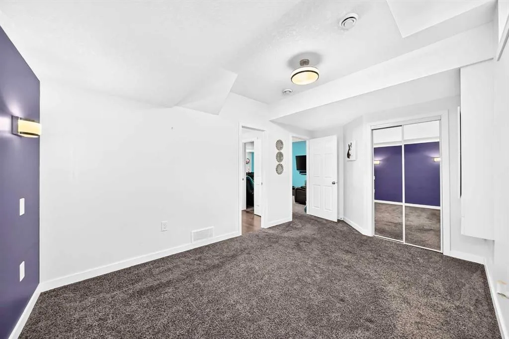 29 Westridge Crescent