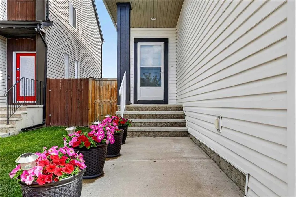 18 Copperstone Drive SE