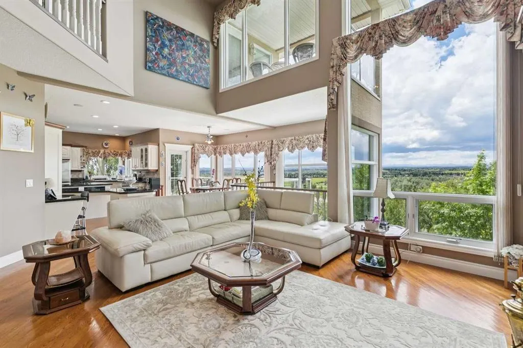 85 Mt Douglas Circle SE