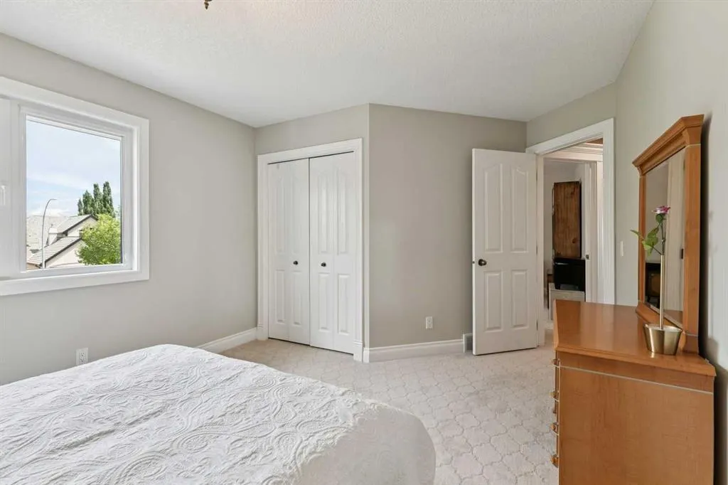 85 Mt Douglas Circle SE