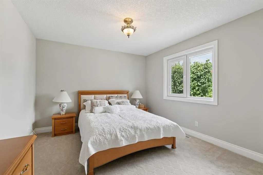 85 Mt Douglas Circle SE