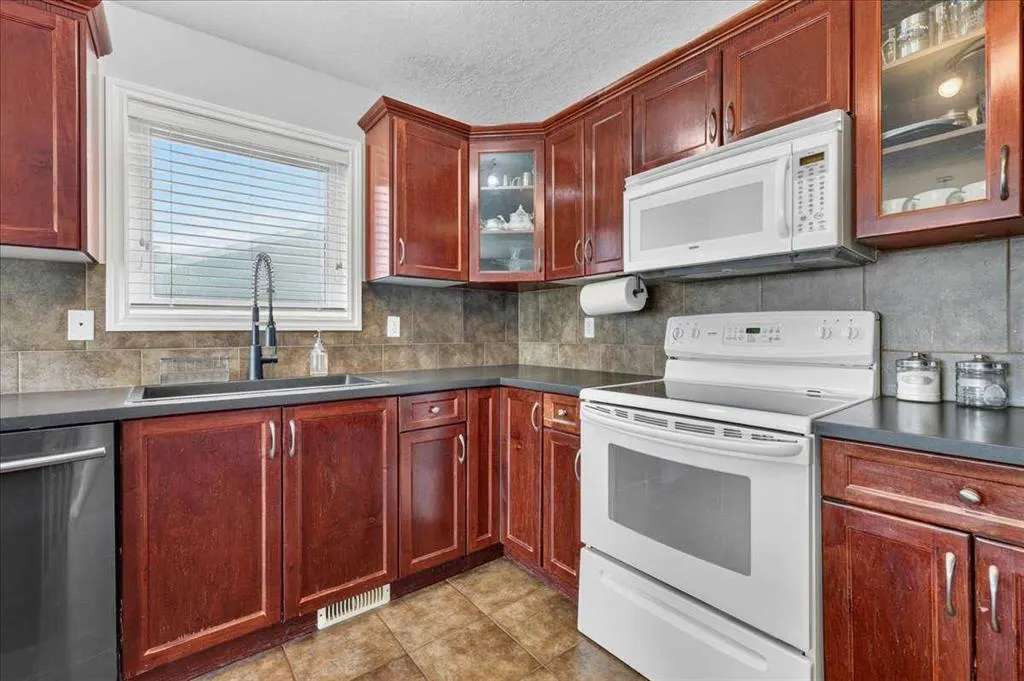 772 Carriage Lane Drive