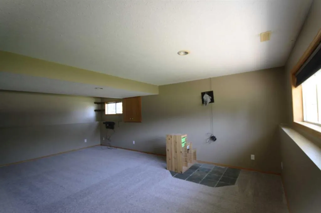 209 Strathaven Bay