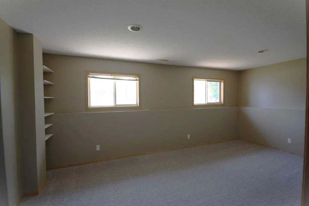 209 Strathaven Bay