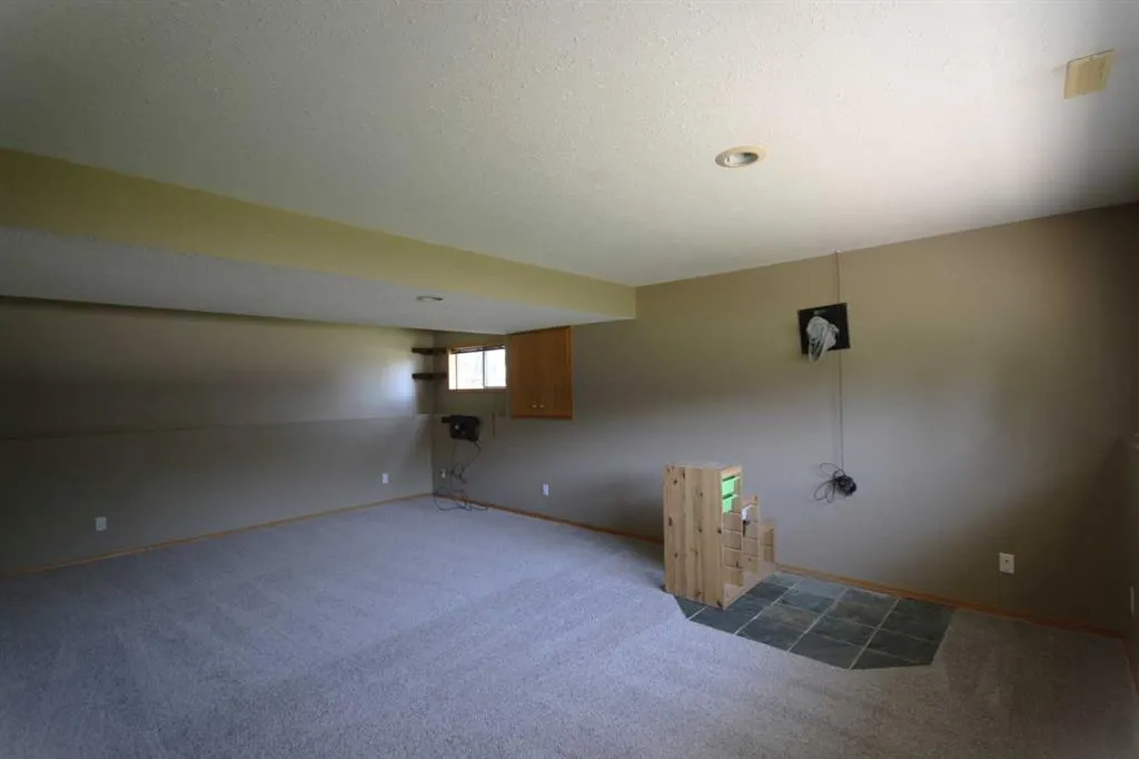 209 Strathaven Bay