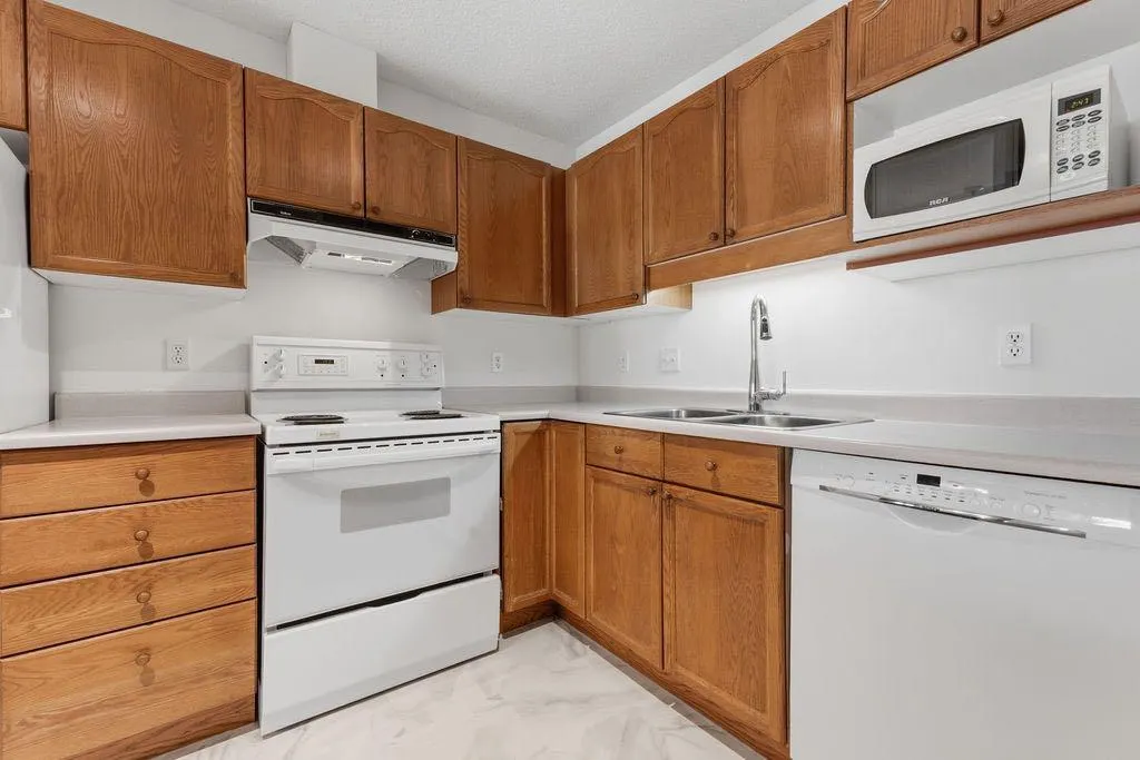 1210 Sienna Park Green SW #1210