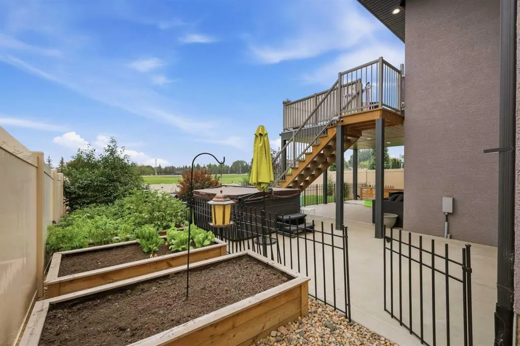 1 Meadow Close