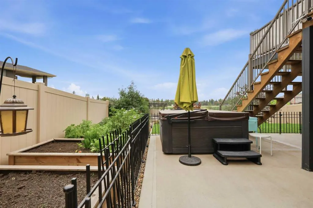 1 Meadow Close