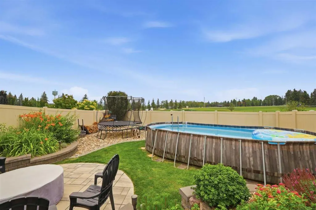 1 Meadow Close