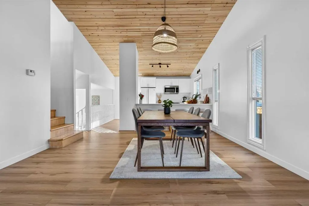 303 Woodside Place