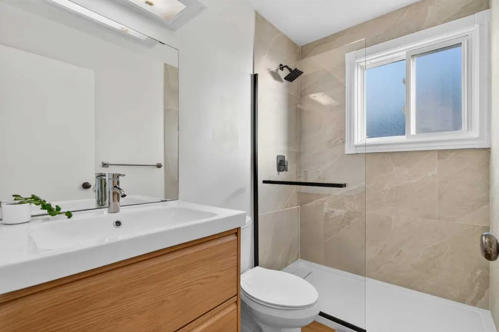 303 Woodside Place