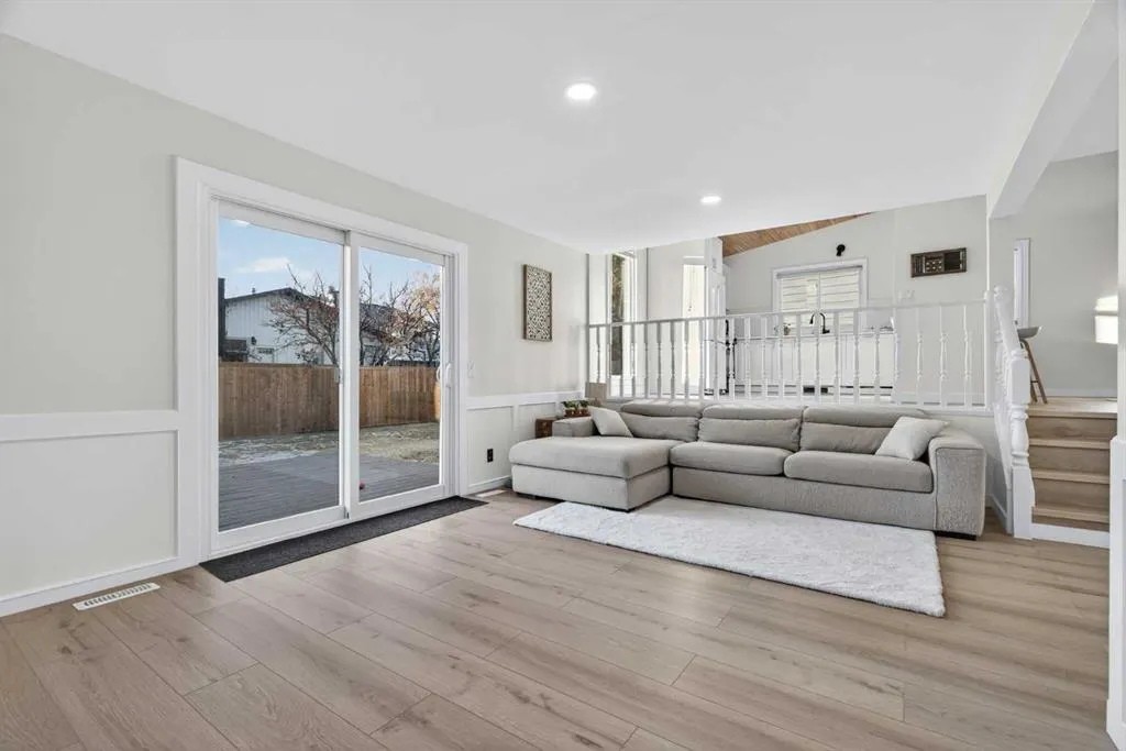 303 Woodside Place