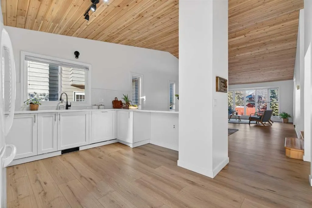 303 Woodside Place