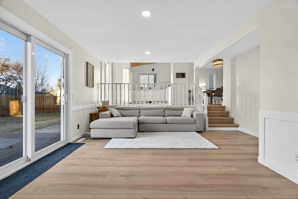 303 Woodside Place