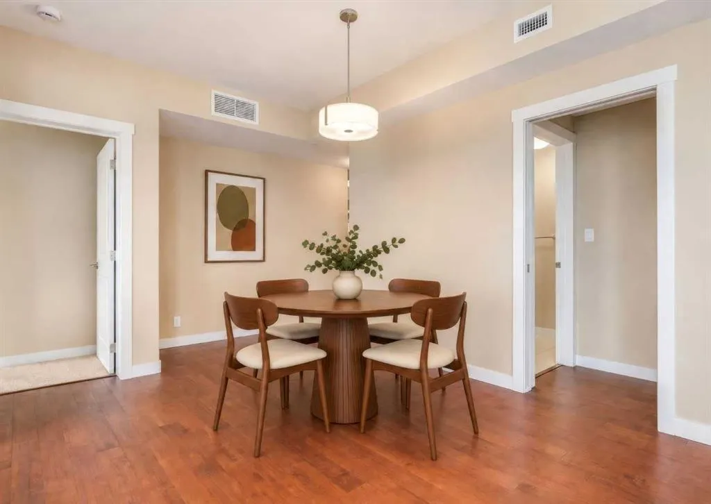 32 Varsity Estates Circle NW #408
